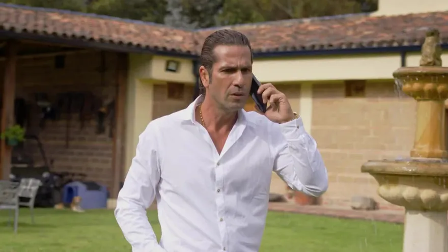 Sin Senos Sí Hay Paraíso 3 - Capítulo 17