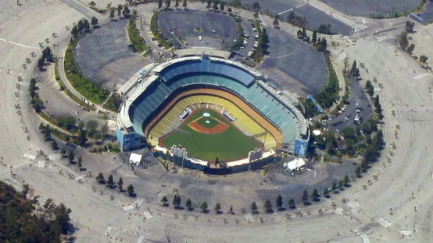 Dodger Stadium podría albergar partidos de la NFL