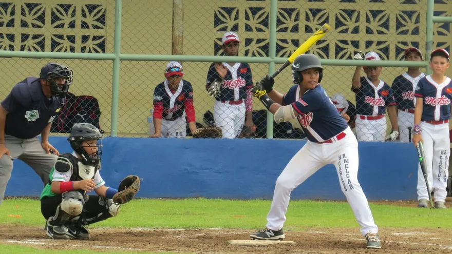 Acción del partido entre los equipos Sub-12 de Panamá Metro A  y Darién