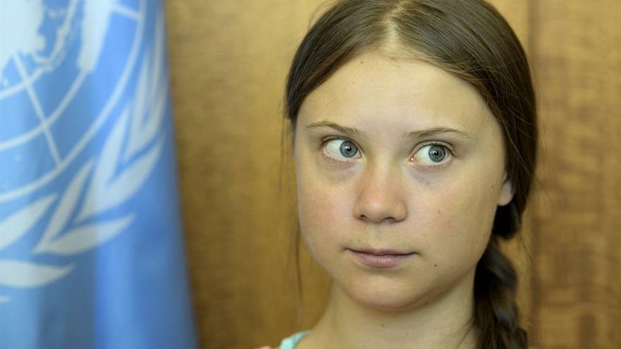 Fotografía cedida por la ONU donde aparece la activista sueca, Greta Thunberg, mientras posa este viernes en la sede del organismo en Nueva York (EE.UU.).