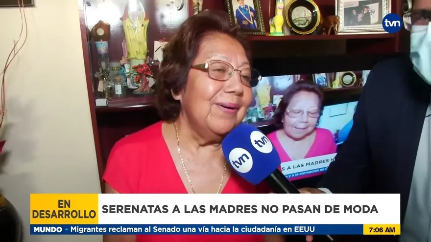 Madres reciben serenatas en su día