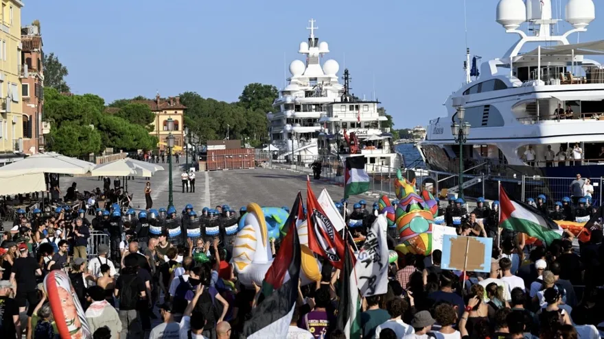 Protesters Clash with Police in Venice Over US Ambassador's Megayacht