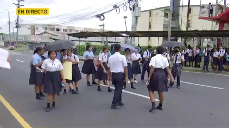 Cierre vía Ricardo J Alfaro