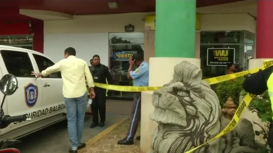 Roban miles de dólares de una casa de empeño en Los Pueblos