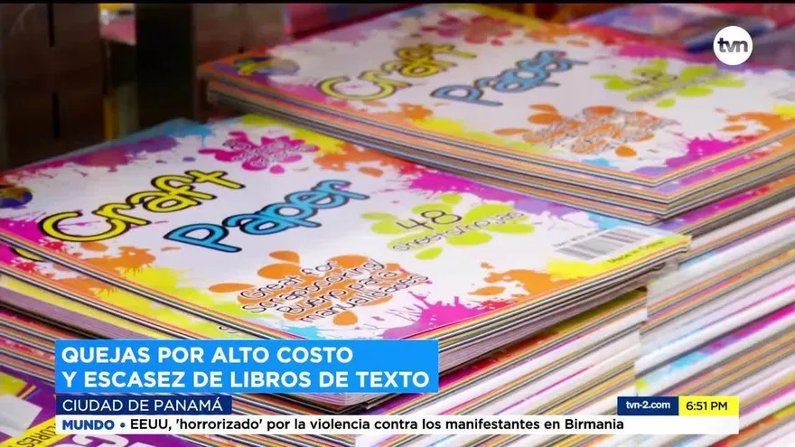 Quejas por alto costo y escasez de libros de texto