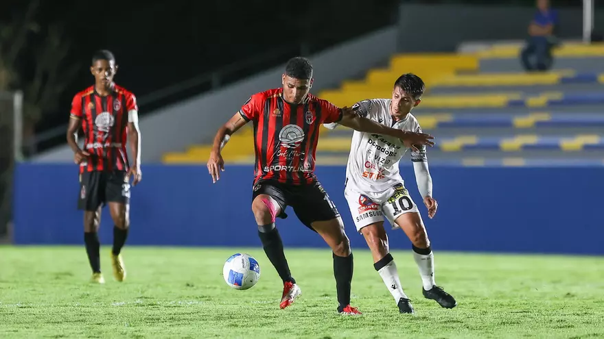 Sporting San Miguelito y Diriangén en acción