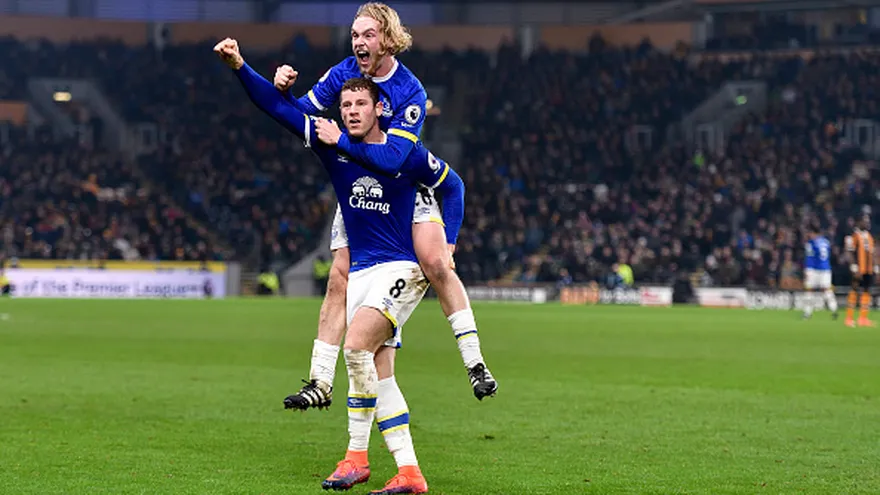 Ross Barkley (8) rescató el punto para el Everton