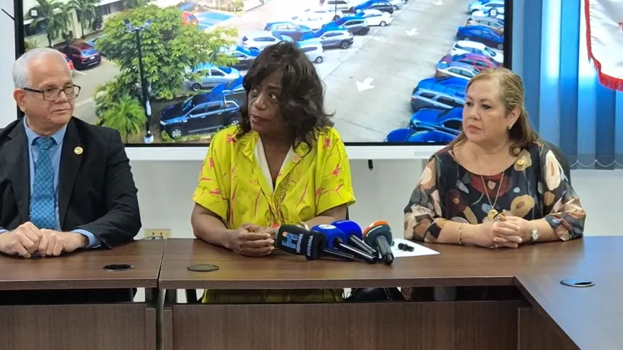 Ministra de Educación y directora de Antai realizan visita a la Unachi