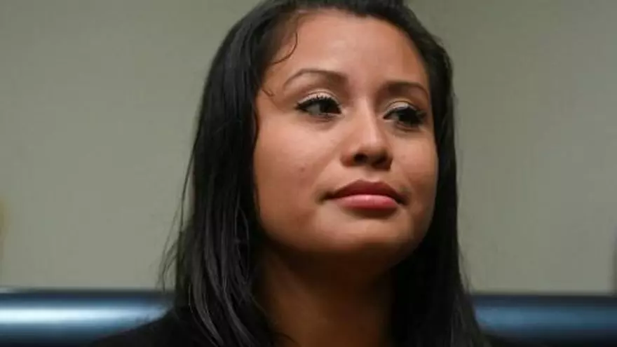 La salvadoreña que fue violada Evelyn Hernández, durante la audiencia en la corte de Ciudad Delgado en San Salvador.