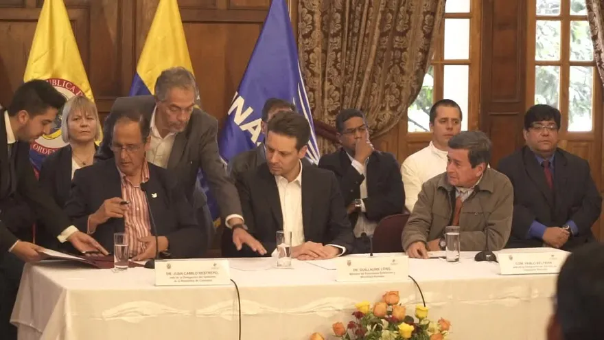 Colombia y ELN iniciarán diálogos de paz el 7 de febrero