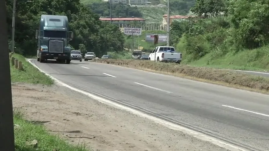 Reparación en vía Centenario y el Puente de las Américas