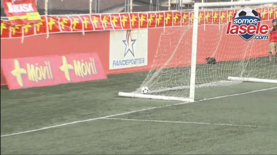 Este fue el primer gol de SUNTRACS FC obra de Valentín Pimentel