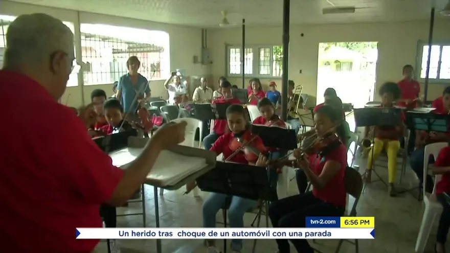 Orquesta Juvenil de Natá de los Caballeros reciben a su benefactora Polly