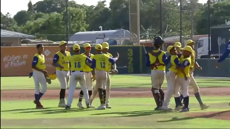 Último out de la semifinal del Nacional Preintermedio Herrera vs. Chiriquí