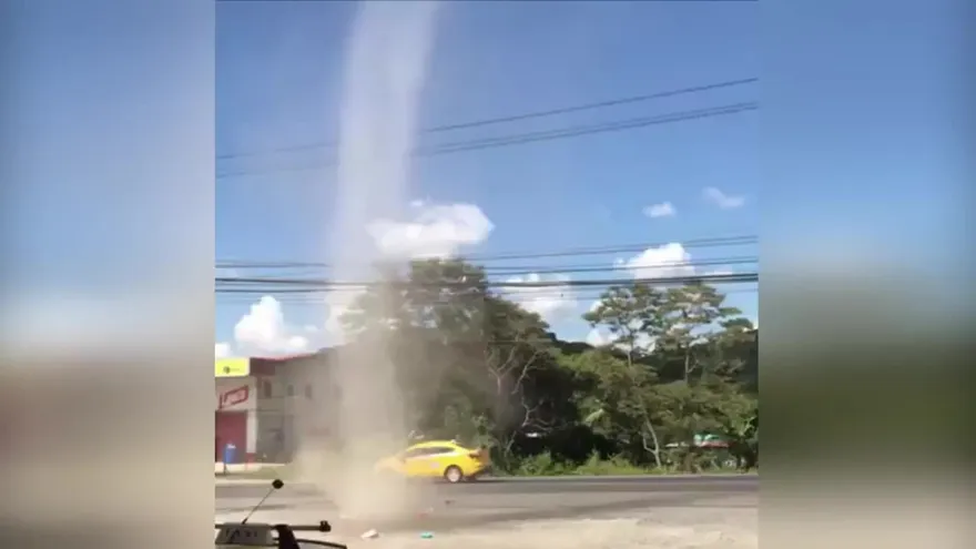 Se forma sorprendente remolino en Chilibre