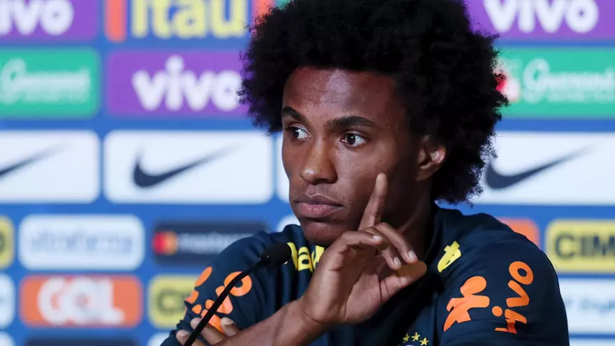Willian avisa a su amigo Hazard: "Ahora cada uno defiende su lado y espero salir mejor"