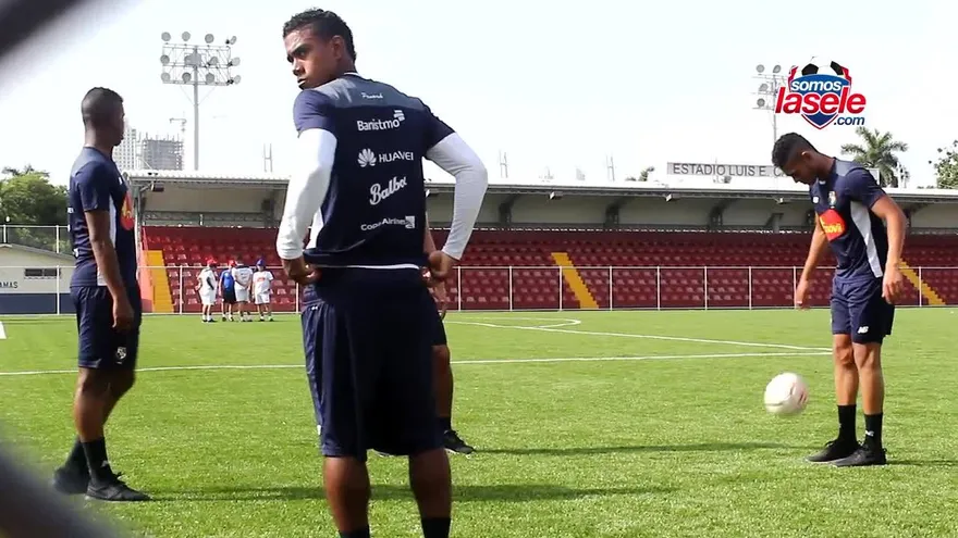 Ismael Díaz espera poder cumplir con la Sele sin lesiones