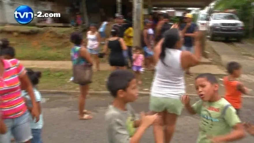 Otro grupo de precaristas exige que le legalicen la electricidad