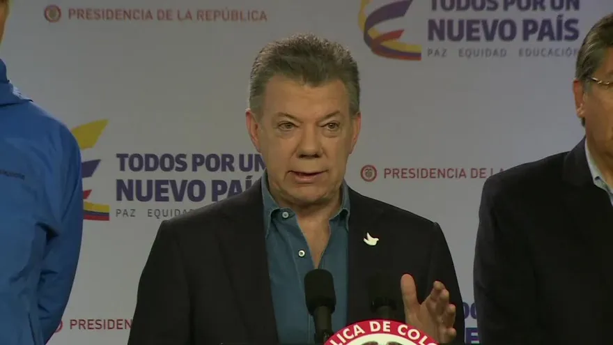 Santos defiende el proceso de paz tras atentado en Colombia