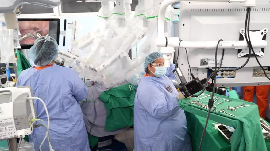ION realiza segunda cirugía robótica en paciente con cáncer de cuello uterino