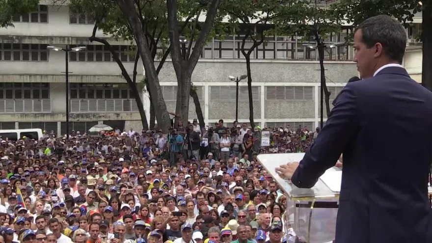 Guaidó llama a marcha más grande en la historia contra Maduro