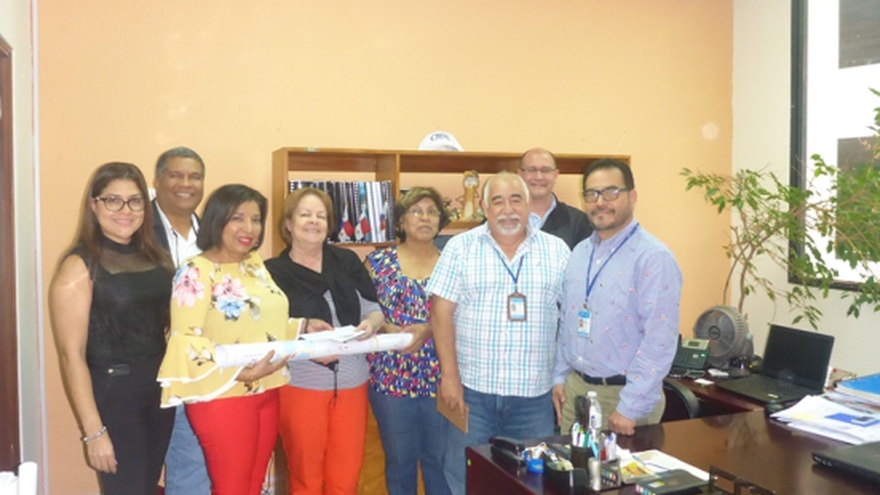 Entrega de los límites de la cuenca hidrográfica del Canal de Panamá para conocimiento del Miviot