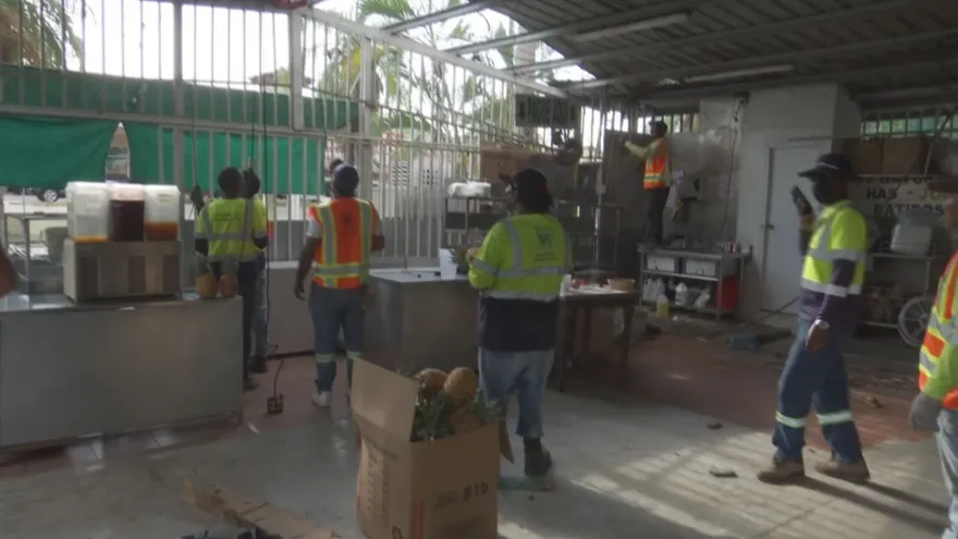 Municipio de San Miguelito desalojó comercios del Parque de Brisas del Golf