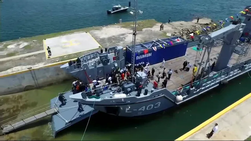 Entregan nueva barcaza para barcaza multipropósito Manuel Amador Guerrero