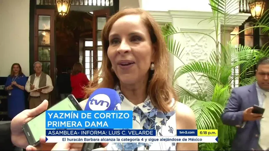 Primera Dama recibe a niños del interior en el Palacio de Las Garzas