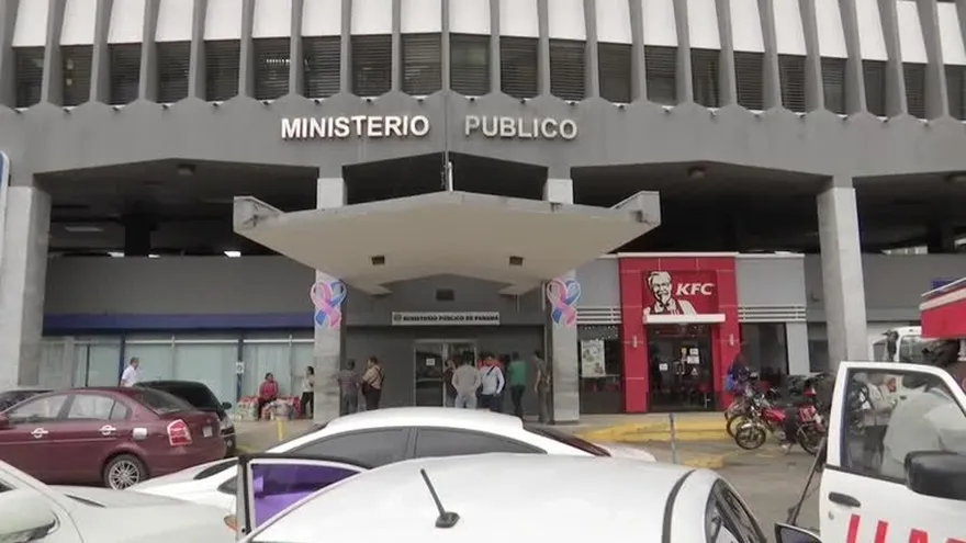 Conducen a Fernando Correa a Fiscalía Anticorrupción