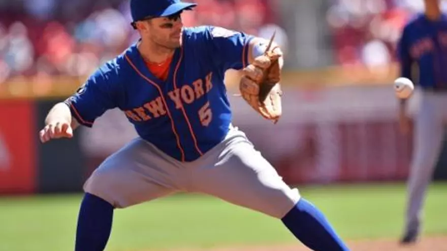 Wright trabaja para fortalecer su hombro