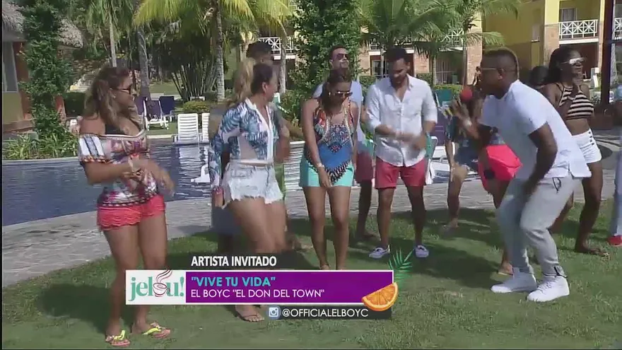 Baila junto a el Boy C y su tema  "Vive tu vida"