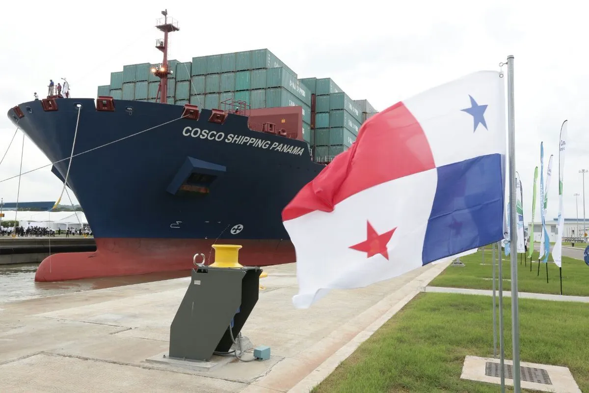 El 26 de junio de 2016, el buque portacontenedores chino Cosco Shipping Panama realizó el tránsito inaugural por el Canal ampliado, ante la mirada expectante del mundo. 
