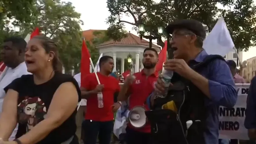 Grupos sindicales se concentraron en el Parque de la Catedral
