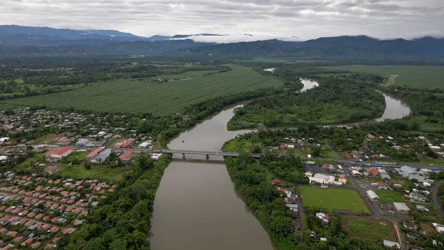 Río Sixaola en el área fronteriza entre Panamá y Costa Rica