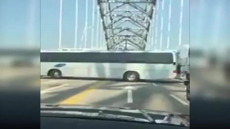 Captan a bus realizando giro indebido en Puente de las Américas