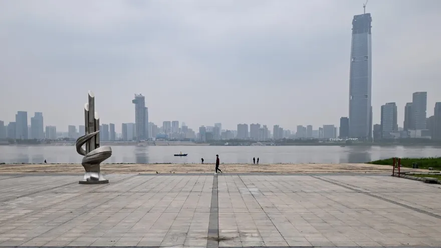 La mitad de la humanidad llamada a confinarse por COVID-19