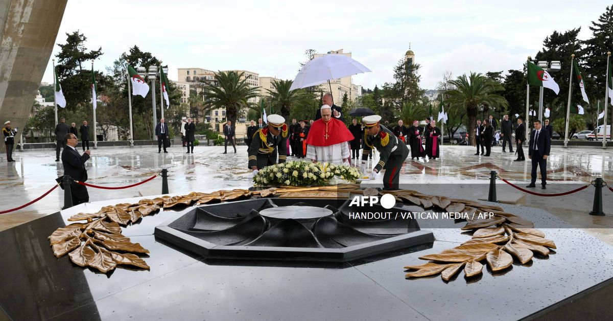 El papa camina por la senda de San Agustín en el segundo día de su visita a Argelia