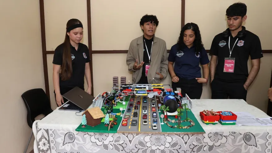 FOTOS DE MIDES - FERIA DE INNOVACIÓN (14)