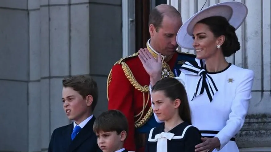 La princesa de Gales con su familia