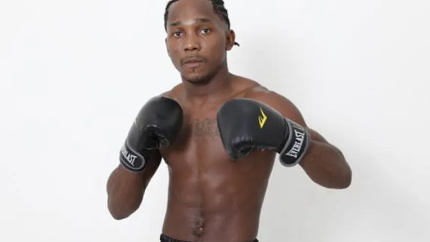 "Metralleta" Mosquera se alista para su debut en