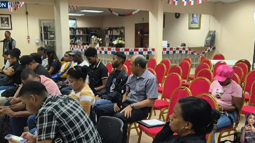 Bajo la coordinación del director regional de Colón y docente, brindarán curso de inglés.