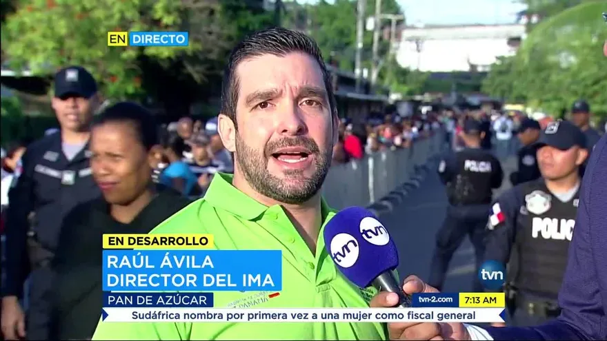 Panameños amanecen formando filas para comprar jamón a bajo costo