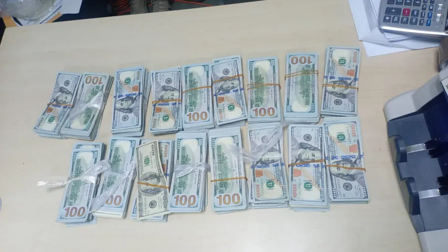 Miles de dólares no declarados