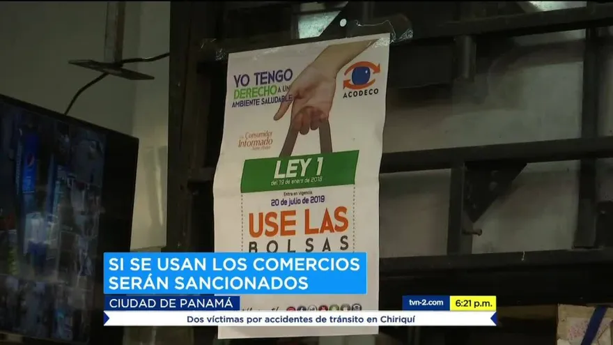 Consumidores reaccionan a prohibición de bolsas plásticas