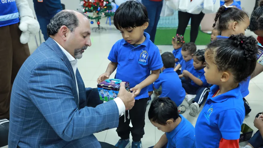 Caja de Ahorros visita los Caipi del Mides.