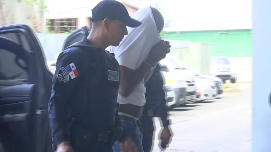 Momento en que el sospechoso  Orlando Cuesta ingresa al Sistema Penal Acusatorio.