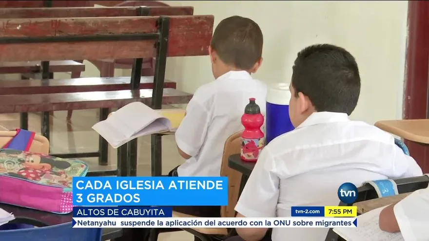 Estudiantes en 24 de Diciembre dan clases en iglesias