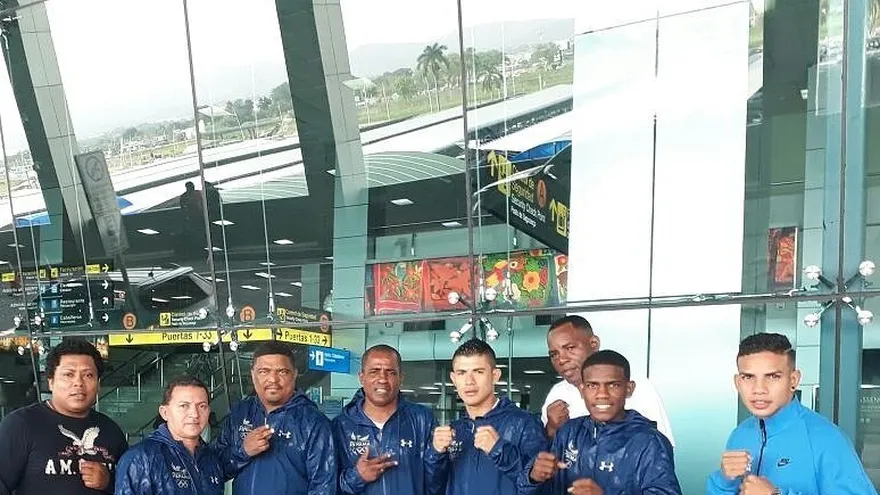 Boxeadores panameños parten a Jamaica para combates de preparación.