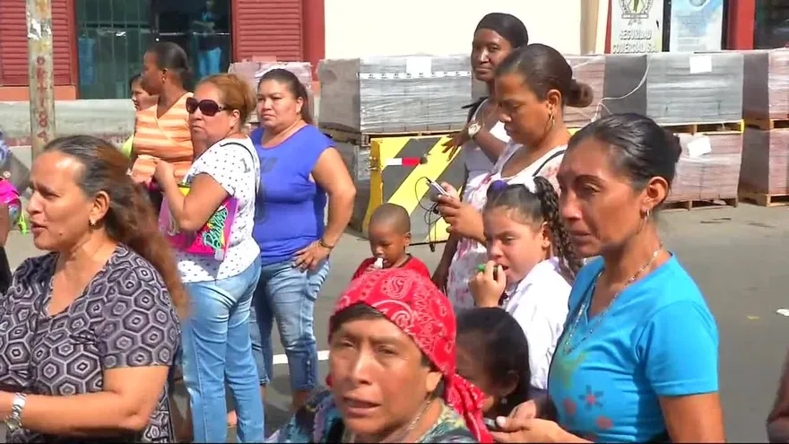 Explican traslado de escuela República de Venezuela